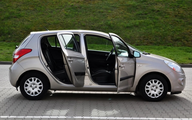 Hyundai i20 cena 14999 przebieg: 150000, rok produkcji 2010 z Gdańsk małe 781